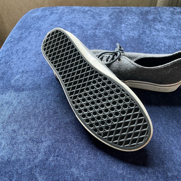 🌟🌟 HP 🌟💫 Vans Gray Tweed Sneaker - Picture 4 of 8